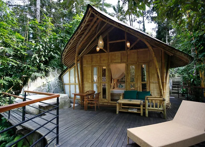 Romantic Bamboo & Ubud بيت ضيافة