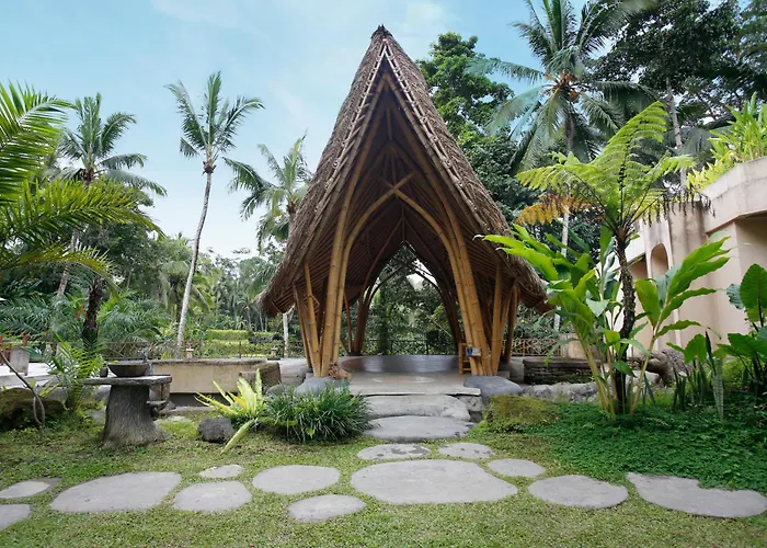 Romantic Bamboo & Ubud 4*