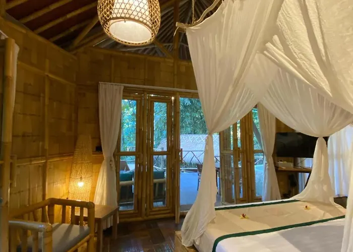 Romantic Bamboo & Ubud بيت ضيافة تيغالالانغْ